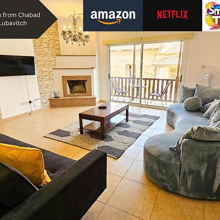 Sky Line City Apartment, 150M From Chabad Lubavitch Larnaca Bagian luar foto