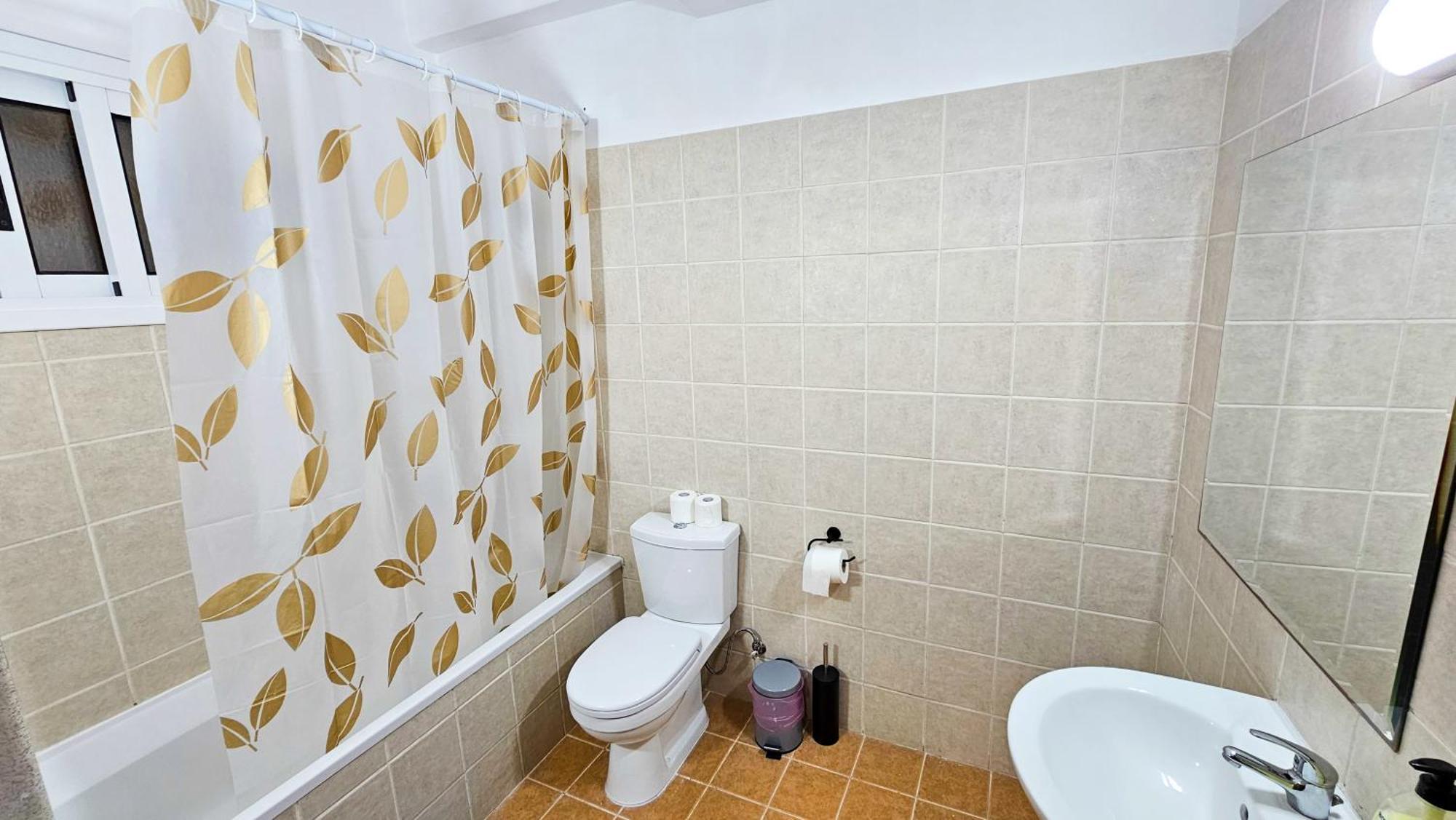 Sky Line City Apartment, 150M From Chabad Lubavitch Larnaca Bagian luar foto