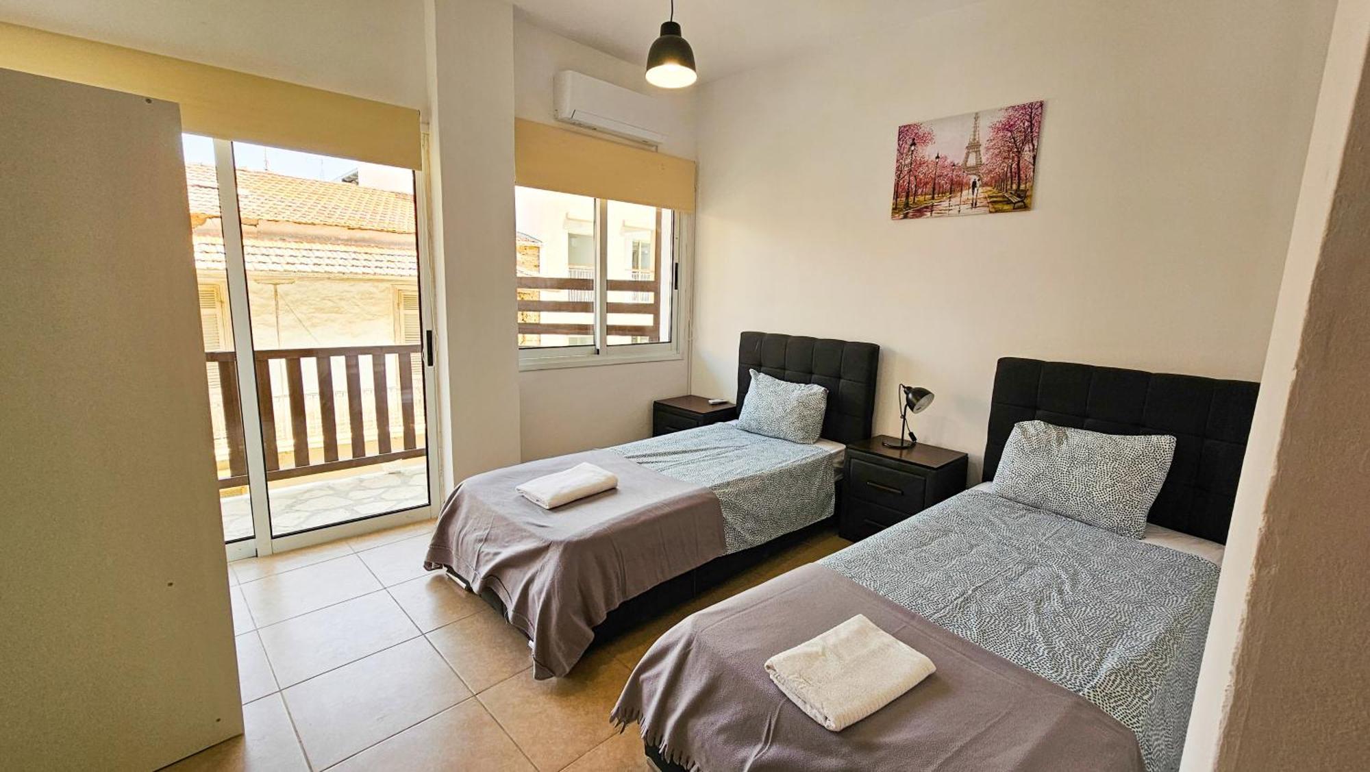 Sky Line City Apartment, 150M From Chabad Lubavitch Larnaca Bagian luar foto